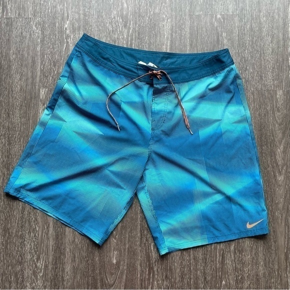 Nike swim trunks shorts. Men size 38 - Picture 1 of 10